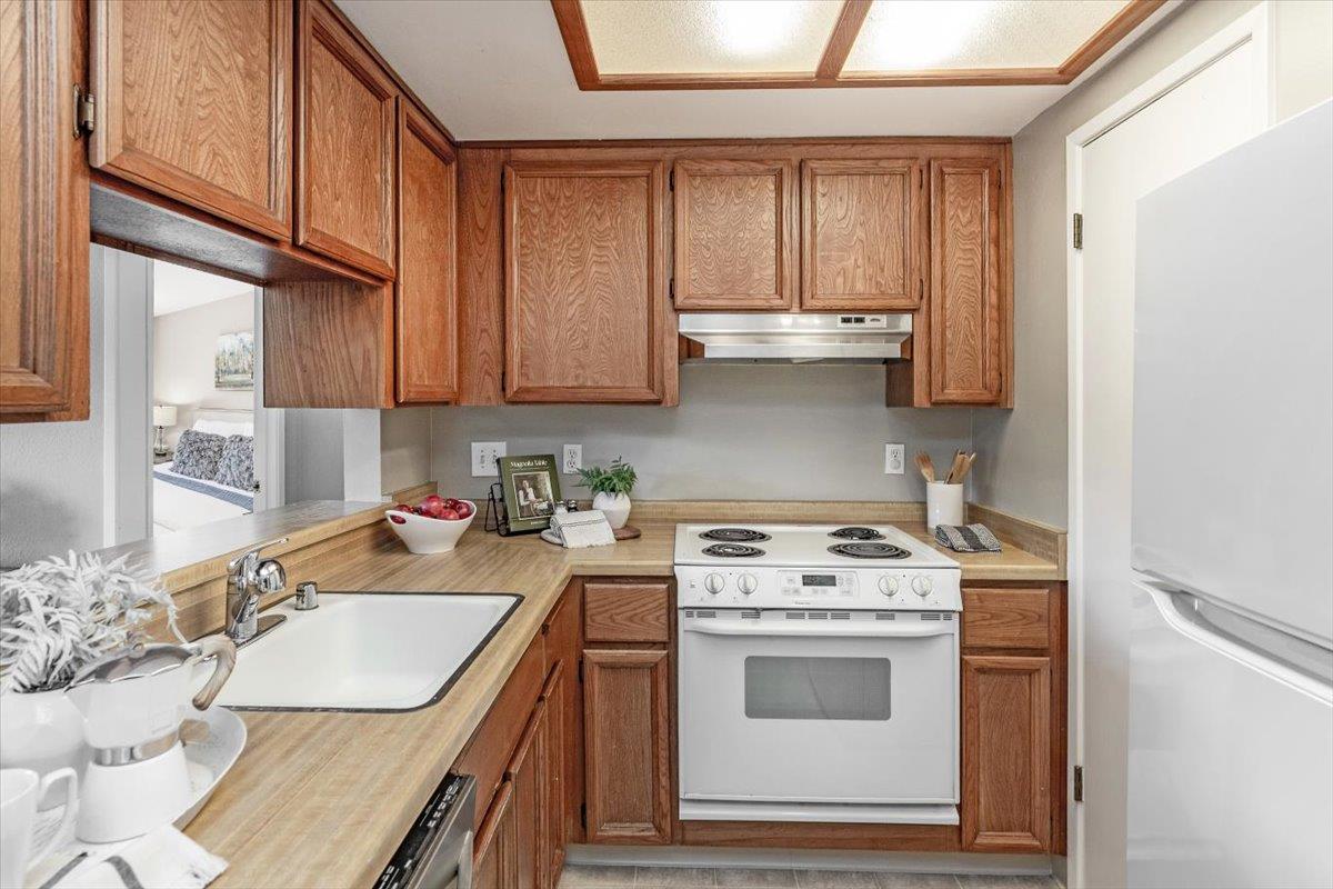 Detail Gallery Image 5 of 21 For 18952 Sara Park Cir, Saratoga,  CA 95070 - 1 Beds | 1 Baths