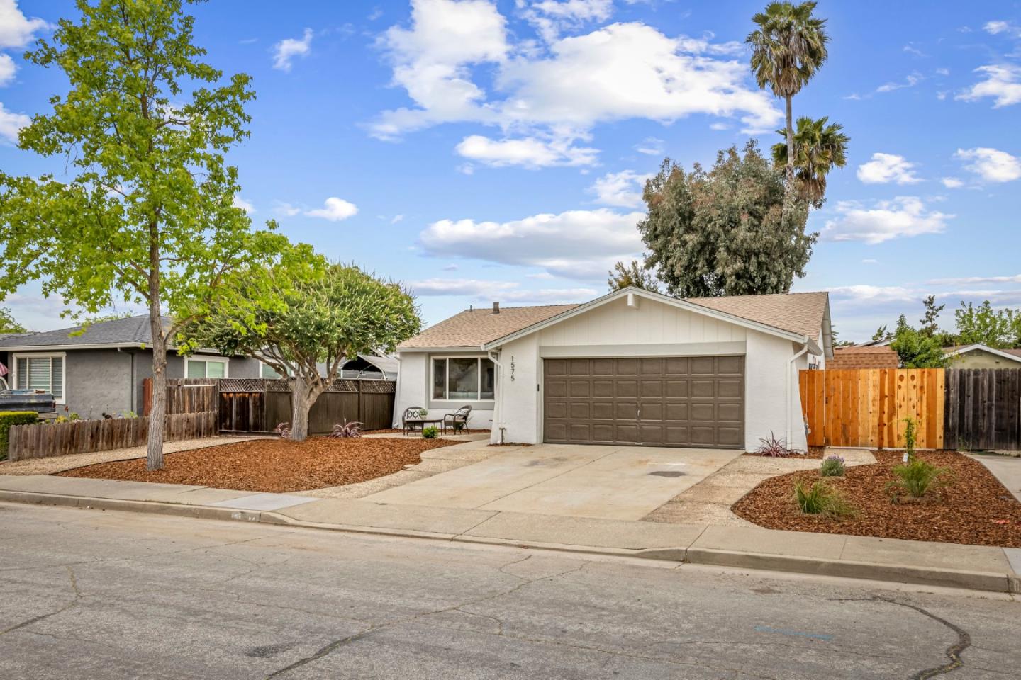 Detail Gallery Image 2 of 41 For 1575 Acacia Way, Morgan Hill,  CA 95037 - 4 Beds | 2 Baths