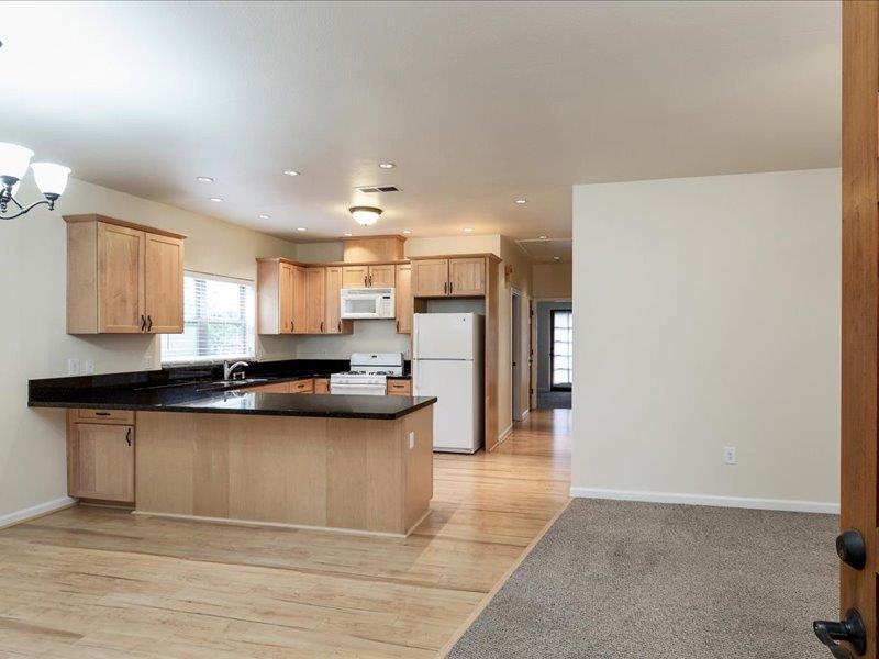 Detail Gallery Image 6 of 22 For 13165 Oak St, Boulder Creek,  CA 95006 - 2 Beds | 2 Baths