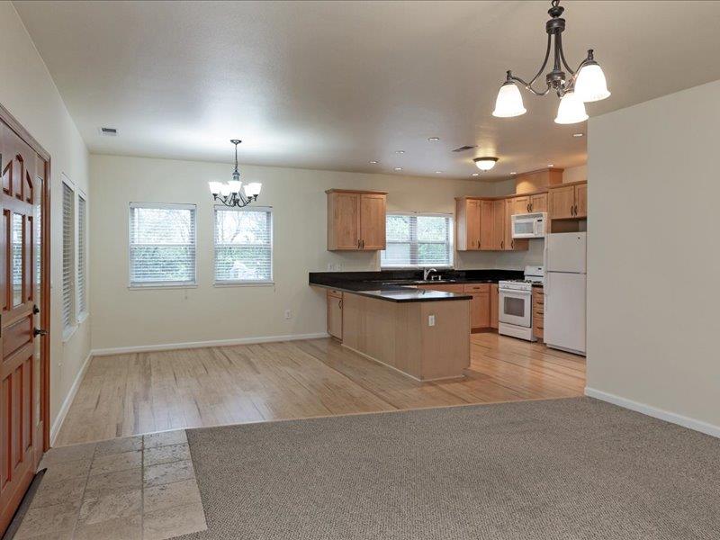 Detail Gallery Image 7 of 22 For 13165 Oak St, Boulder Creek,  CA 95006 - 2 Beds | 2 Baths