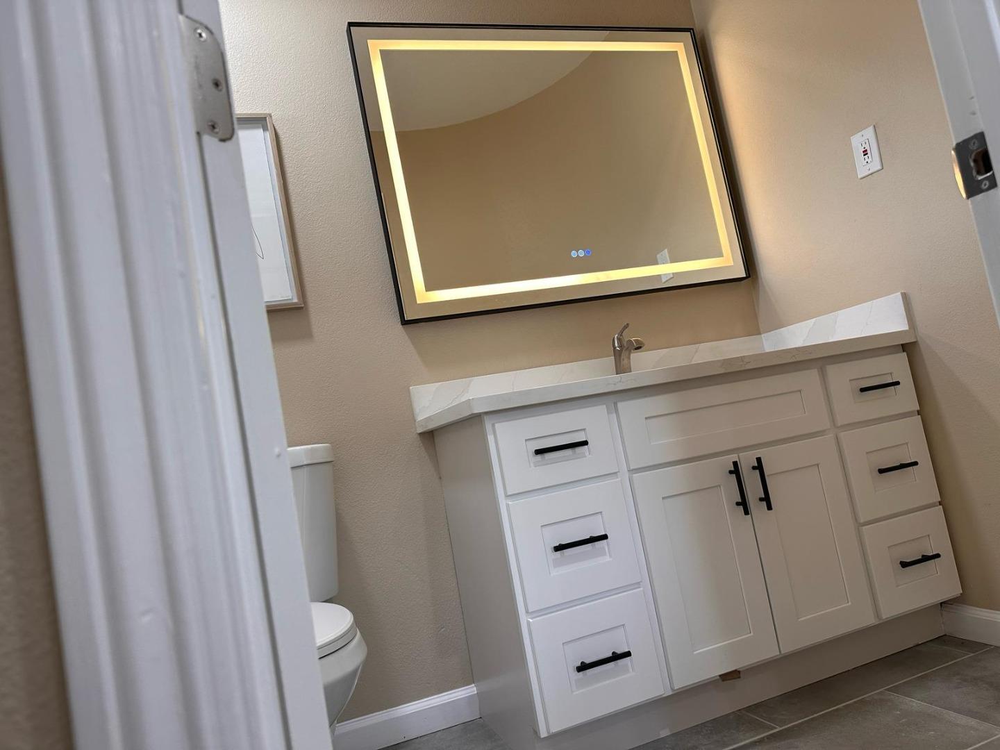 Detail Gallery Image 10 of 13 For 728 W Alisal St, Salinas,  CA 93901 - 3 Beds | 2 Baths