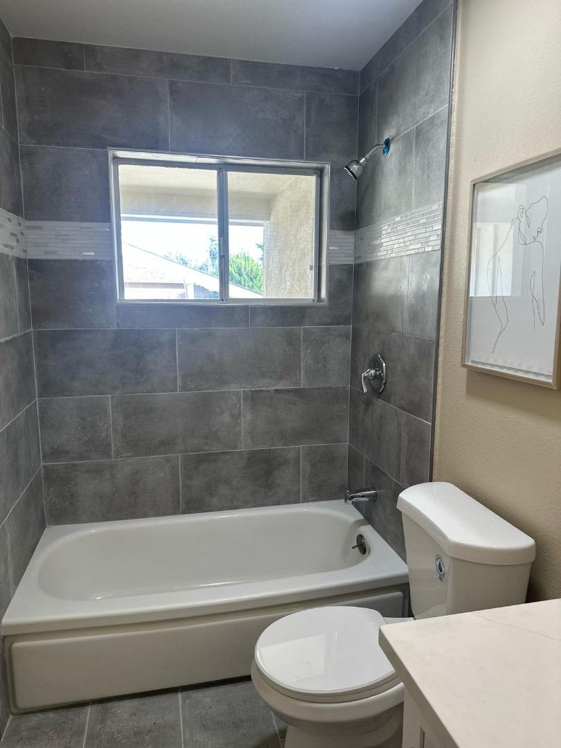 Detail Gallery Image 3 of 13 For 728 W Alisal St, Salinas,  CA 93901 - 3 Beds | 2 Baths