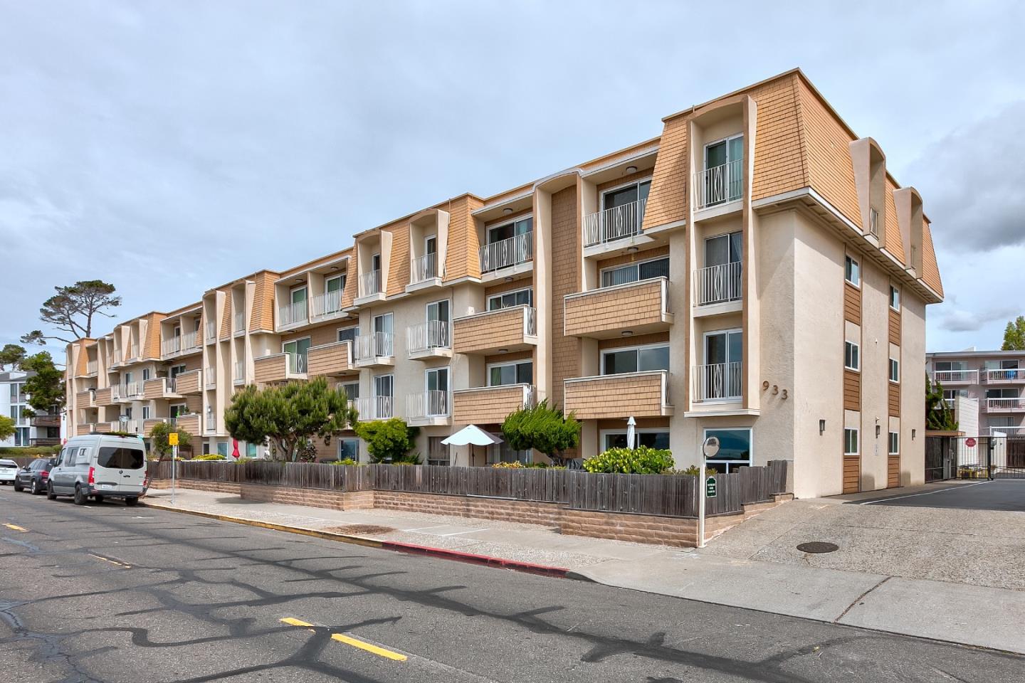 Detail Gallery Image 1 of 29 For 933 Shoreline Dr #203,  Alameda,  CA 94501 - 2 Beds | 2 Baths