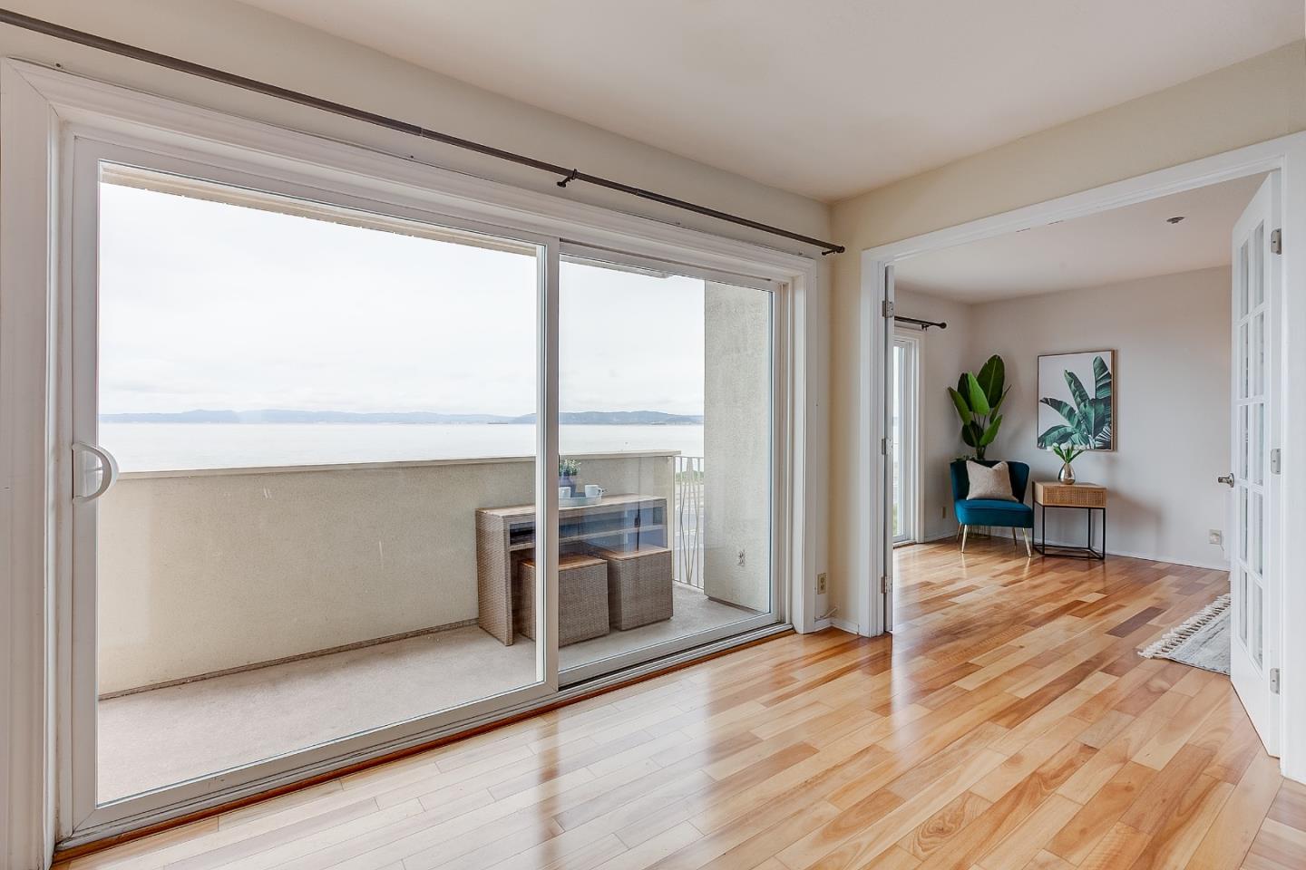Detail Gallery Image 13 of 29 For 933 Shoreline Dr #203,  Alameda,  CA 94501 - 2 Beds | 2 Baths