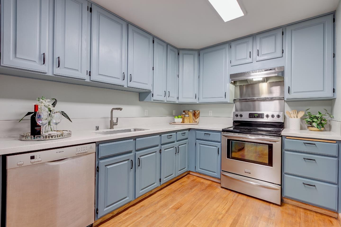 Detail Gallery Image 23 of 29 For 933 Shoreline Dr #203,  Alameda,  CA 94501 - 2 Beds | 2 Baths