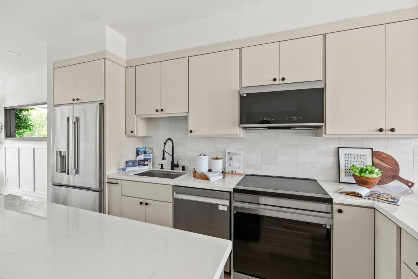 Detail Gallery Image 4 of 29 For 523 Union Ave, Campbell,  CA 95008 - 4 Beds | 4/1 Baths
