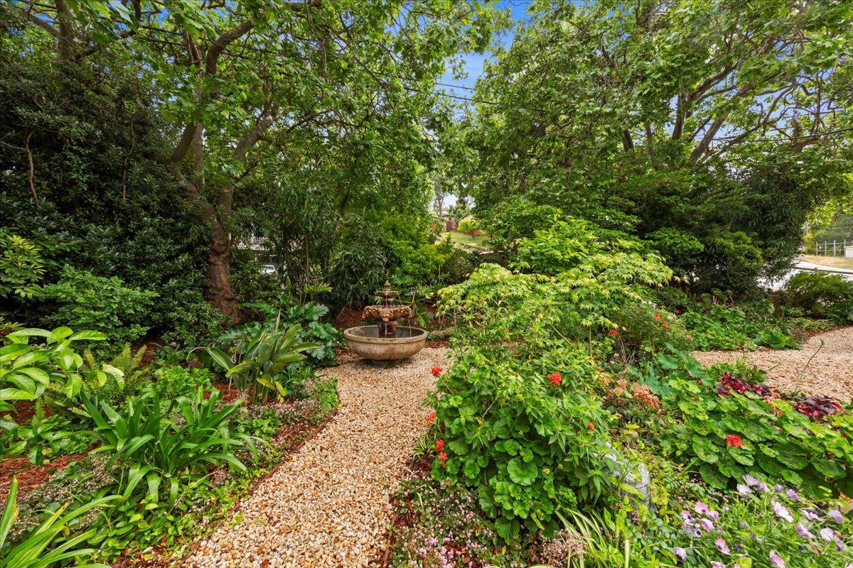 Detail Gallery Image 2 of 44 For 831 Canyon Rd, Redwood City,  CA 94062 - 2 Beds | 2 Baths