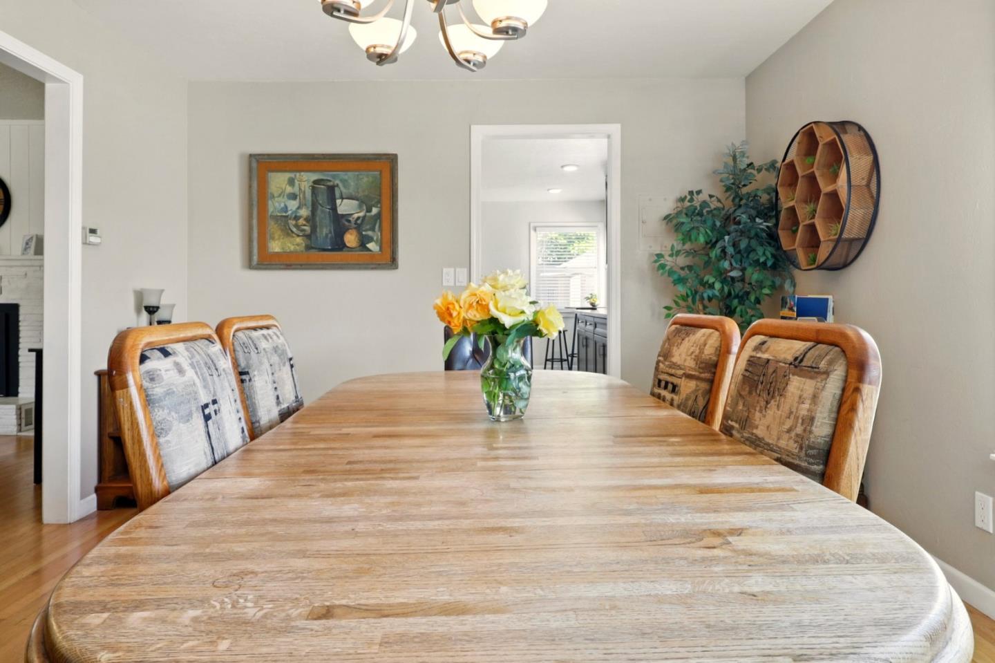 Detail Gallery Image 15 of 41 For 640 17th Ave, Santa Cruz,  CA 95062 - 4 Beds | 3 Baths