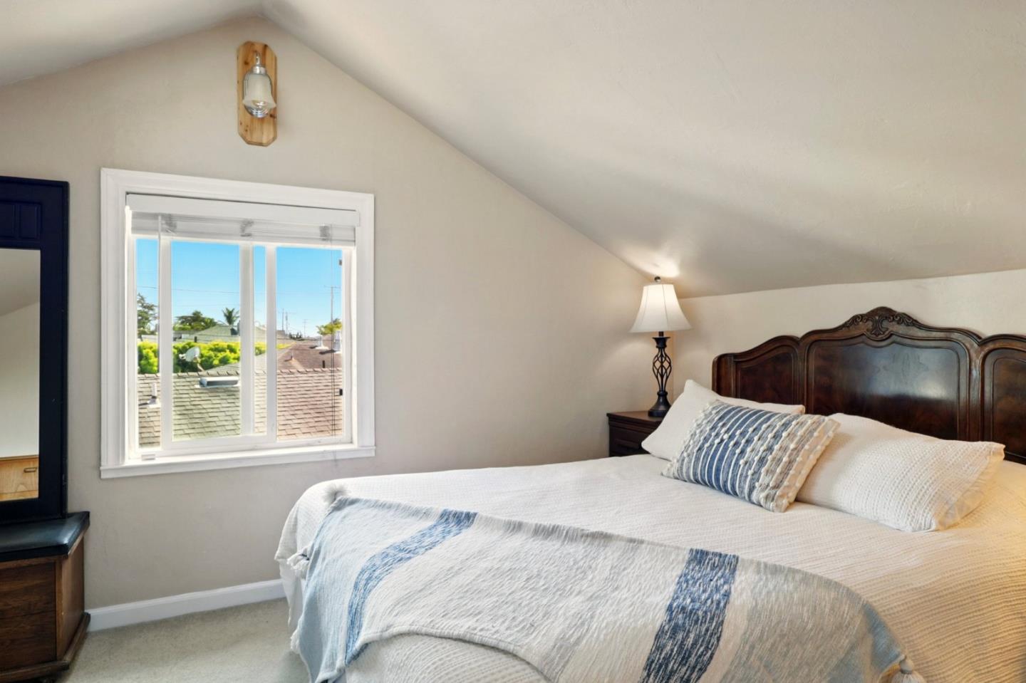 Detail Gallery Image 22 of 41 For 640 17th Ave, Santa Cruz,  CA 95062 - 4 Beds | 3 Baths