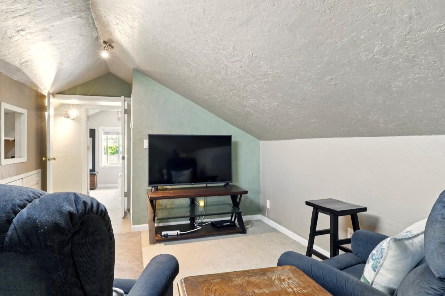 Detail Gallery Image 29 of 41 For 640 17th Ave, Santa Cruz,  CA 95062 - 4 Beds | 3 Baths