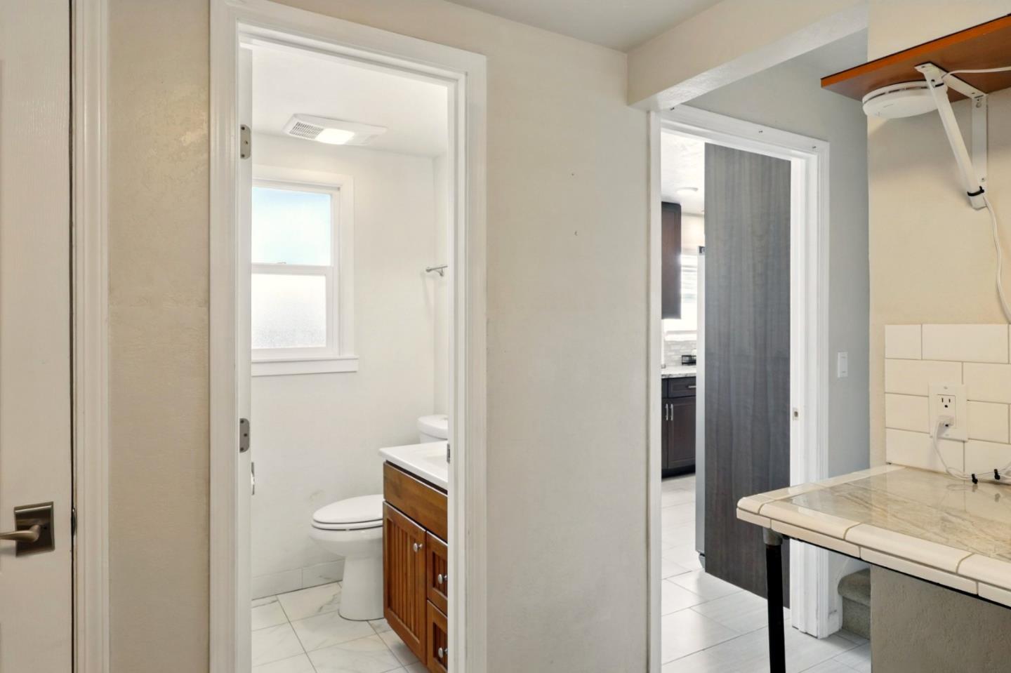 Detail Gallery Image 30 of 41 For 640 17th Ave, Santa Cruz,  CA 95062 - 4 Beds | 3 Baths