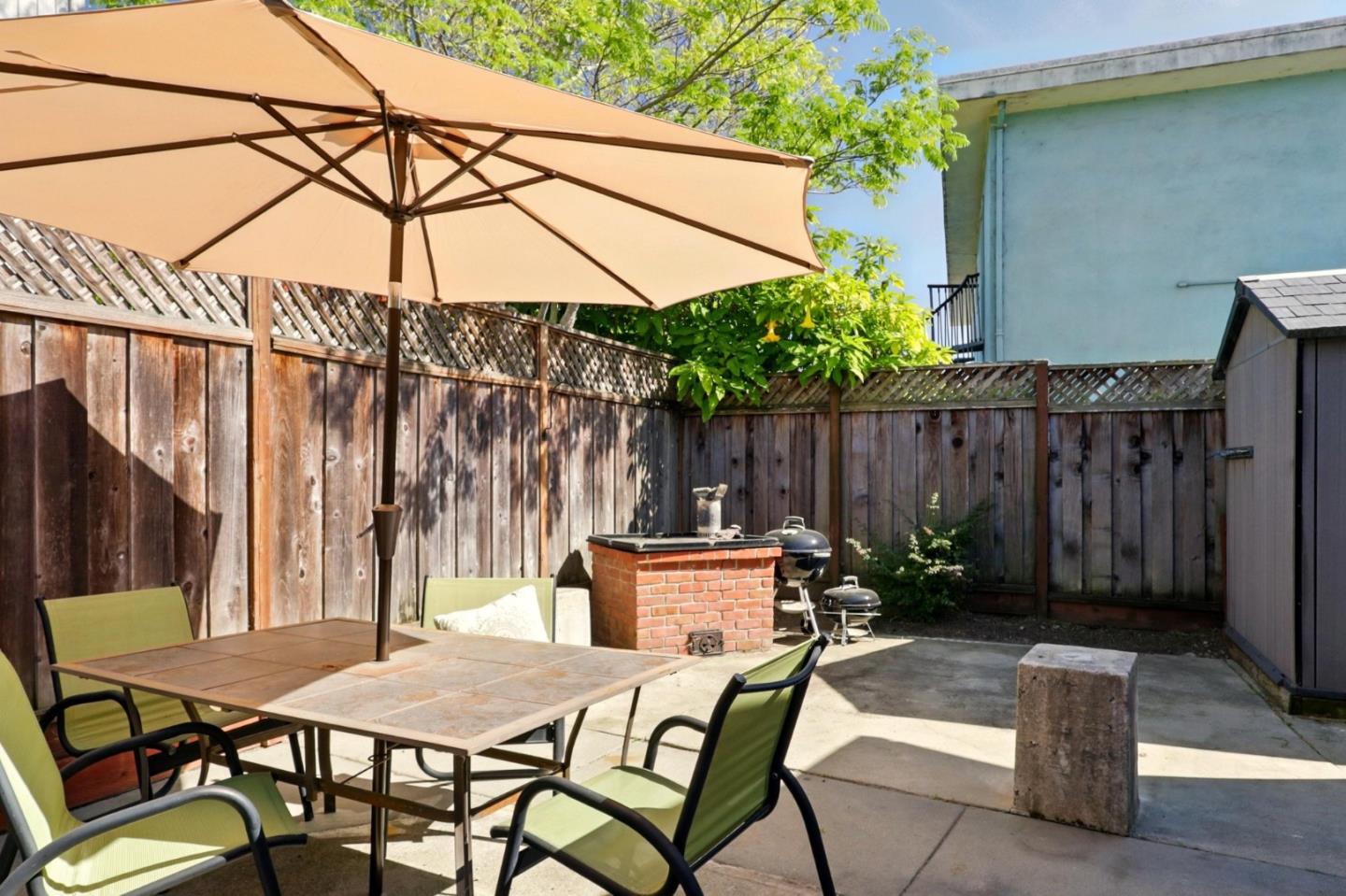 Detail Gallery Image 35 of 41 For 640 17th Ave, Santa Cruz,  CA 95062 - 4 Beds | 3 Baths