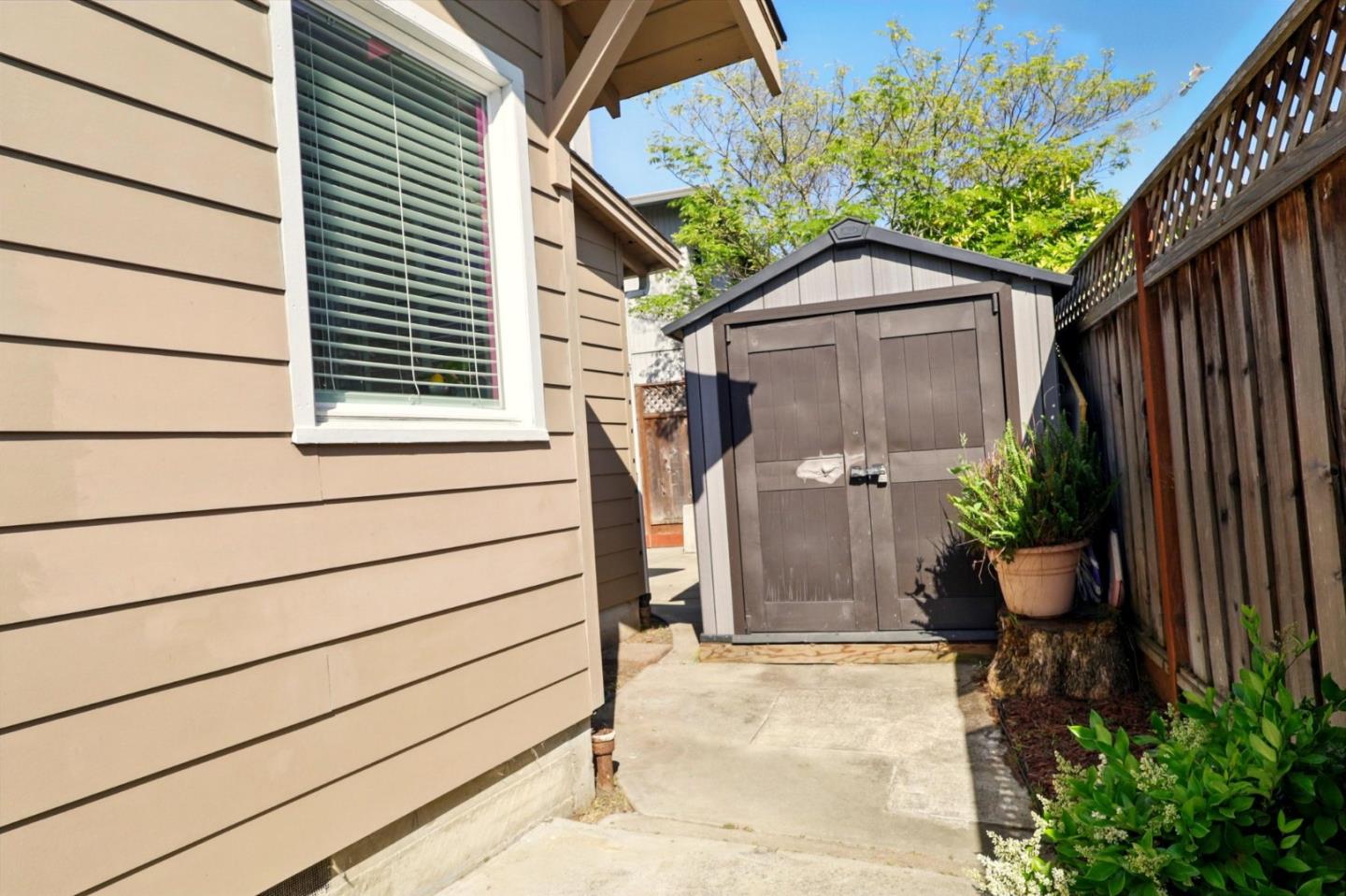 Detail Gallery Image 41 of 41 For 640 17th Ave, Santa Cruz,  CA 95062 - 4 Beds | 3 Baths