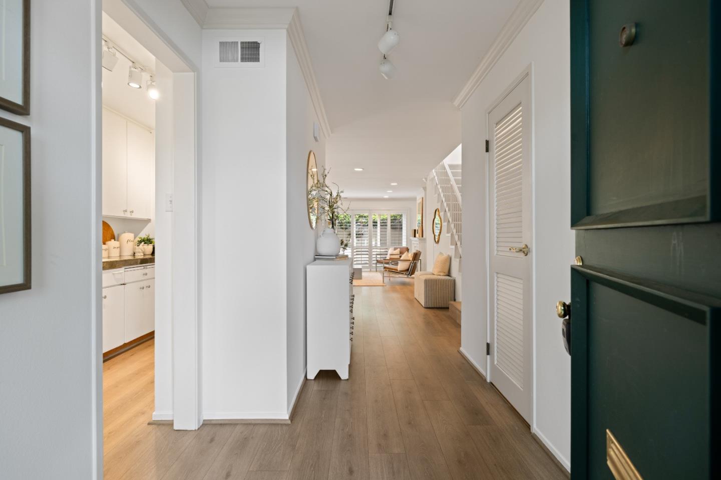 Detail Gallery Image 3 of 35 For 812 N Delaware St, San Mateo,  CA 94401 - 3 Beds | 2/1 Baths