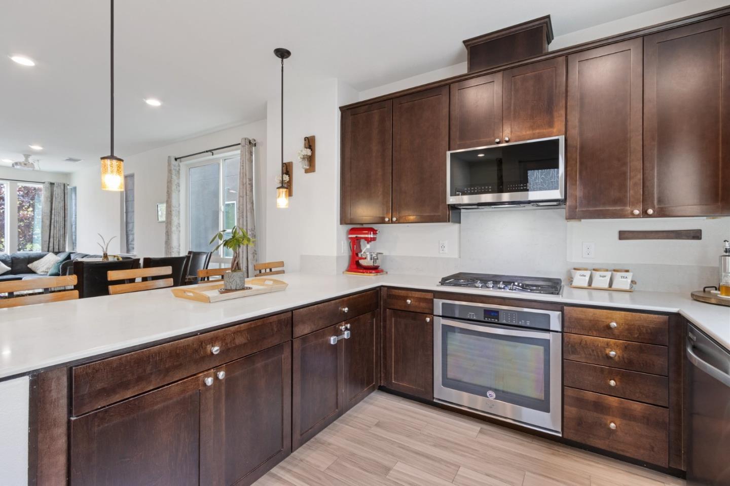 Detail Gallery Image 20 of 61 For 186 Llano De Los Robles Ave, San Jose,  CA 95136 - 4 Beds | 3/1 Baths