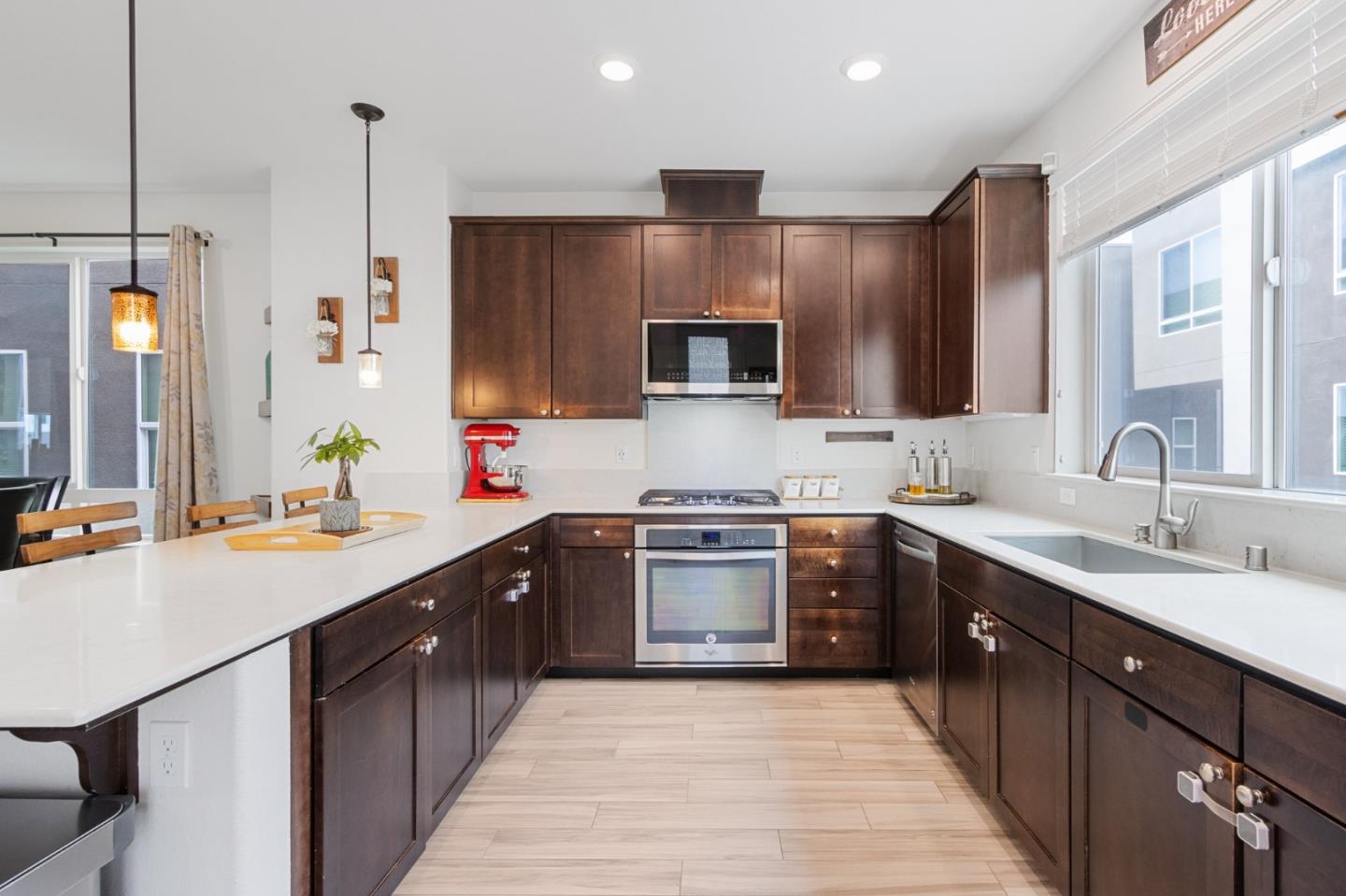 Detail Gallery Image 22 of 61 For 186 Llano De Los Robles Ave, San Jose,  CA 95136 - 4 Beds | 3/1 Baths