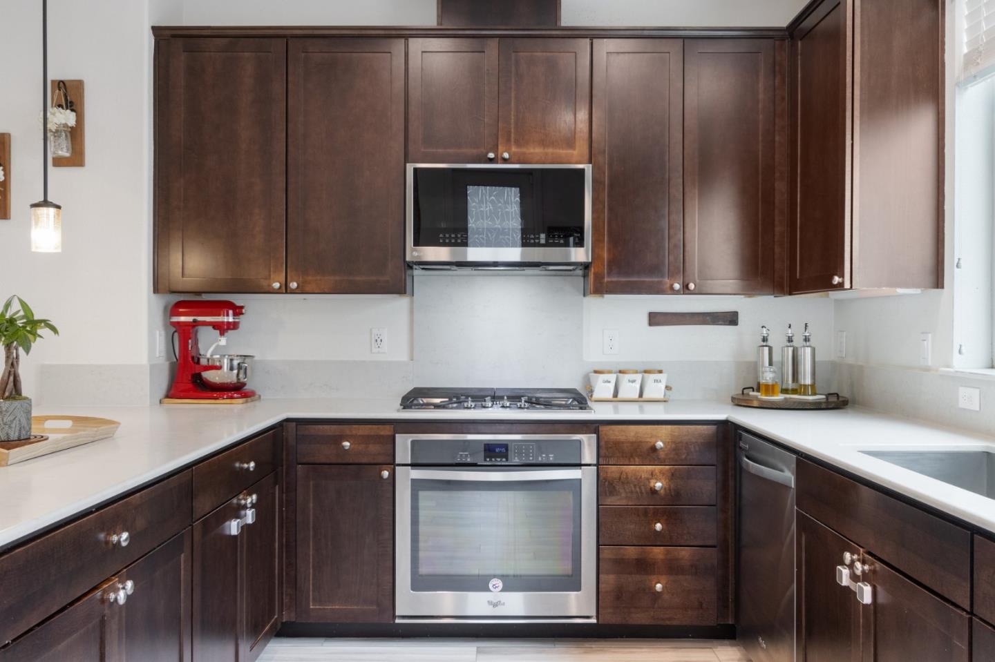 Detail Gallery Image 23 of 61 For 186 Llano De Los Robles Ave, San Jose,  CA 95136 - 4 Beds | 3/1 Baths