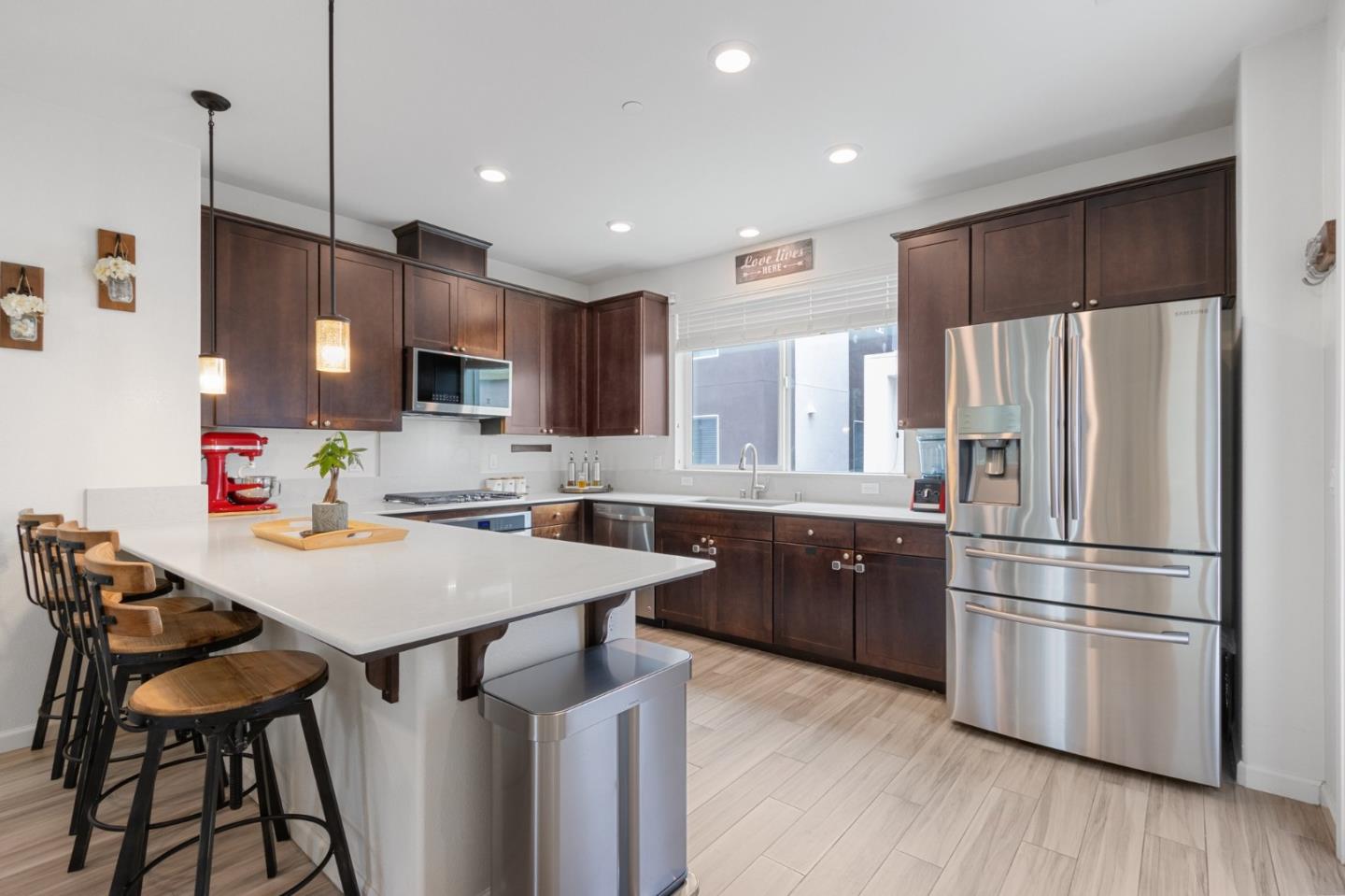 Detail Gallery Image 24 of 61 For 186 Llano De Los Robles Ave, San Jose,  CA 95136 - 4 Beds | 3/1 Baths