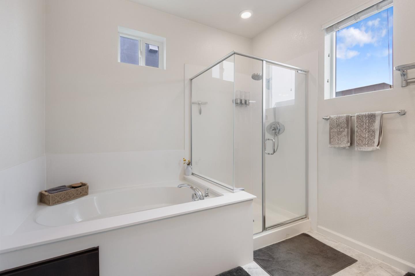 Detail Gallery Image 41 of 61 For 186 Llano De Los Robles Ave, San Jose,  CA 95136 - 4 Beds | 3/1 Baths