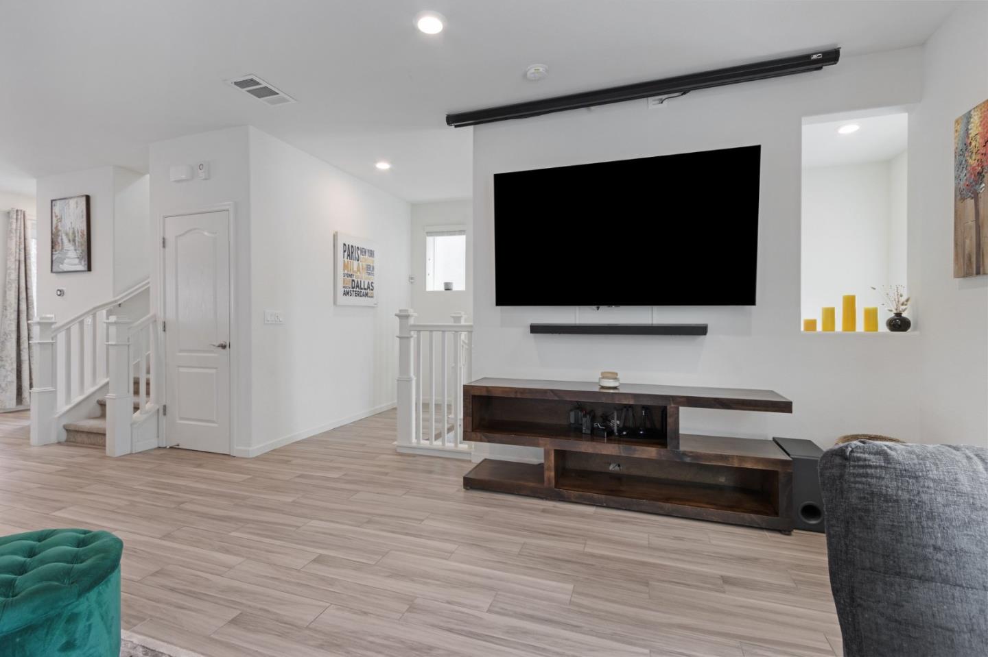 Detail Gallery Image 8 of 61 For 186 Llano De Los Robles Ave, San Jose,  CA 95136 - 4 Beds | 3/1 Baths