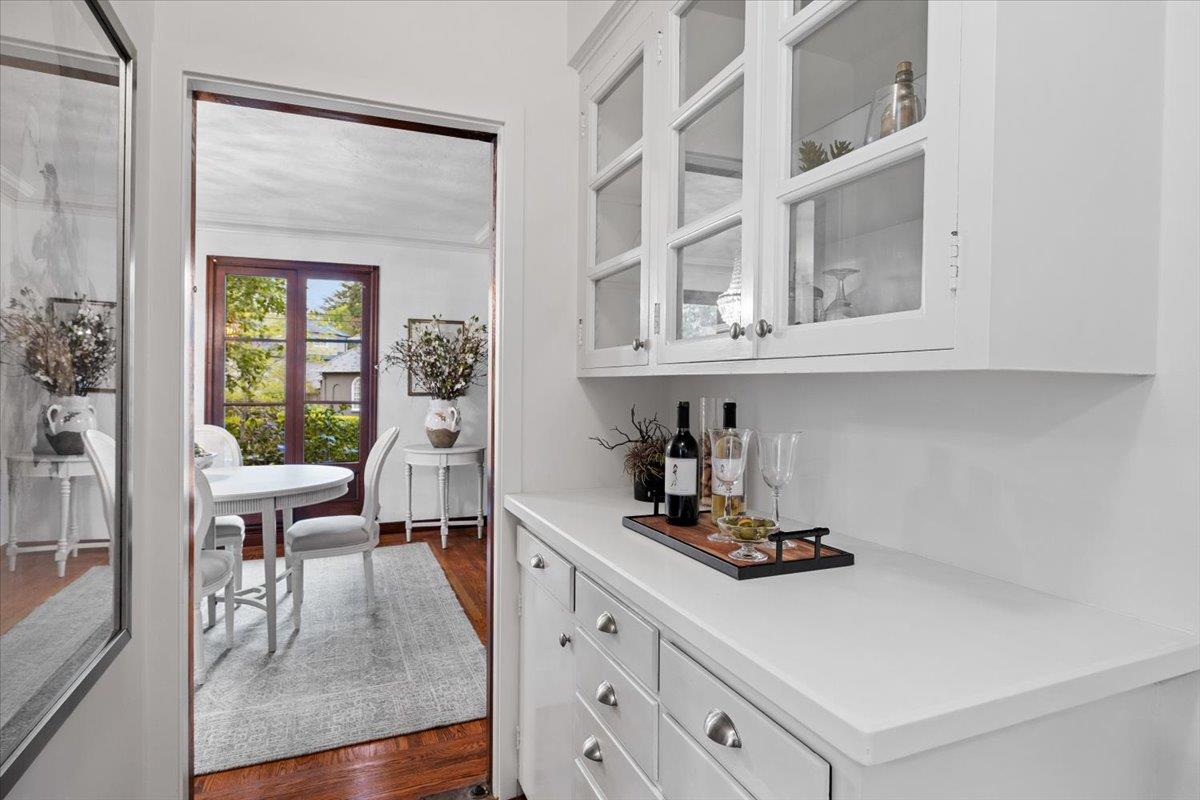 Detail Gallery Image 15 of 49 For 485 Dorchester Rd, San Mateo,  CA 94402 - 5 Beds | 3/1 Baths