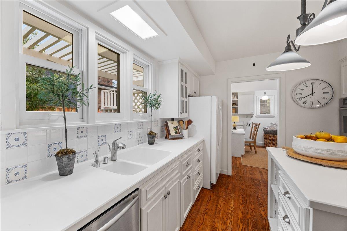 Detail Gallery Image 18 of 49 For 485 Dorchester Rd, San Mateo,  CA 94402 - 5 Beds | 3/1 Baths