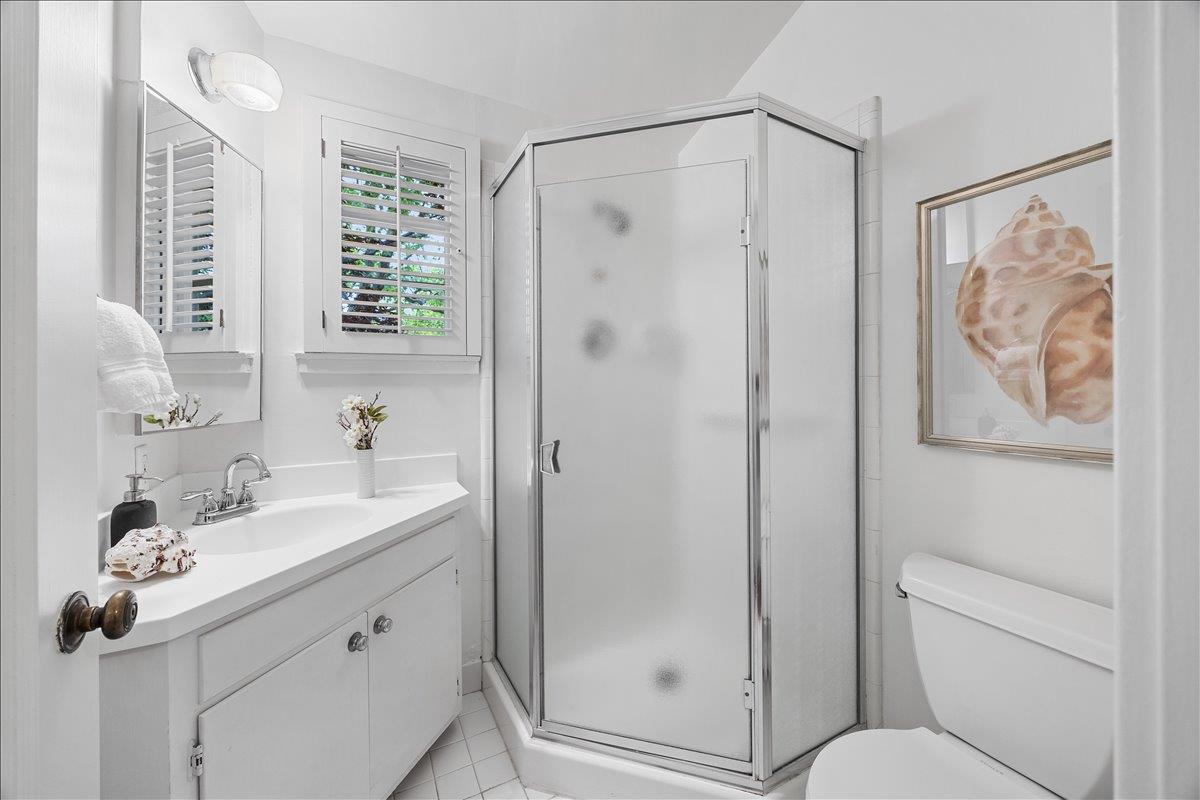 Detail Gallery Image 23 of 49 For 485 Dorchester Rd, San Mateo,  CA 94402 - 5 Beds | 3/1 Baths