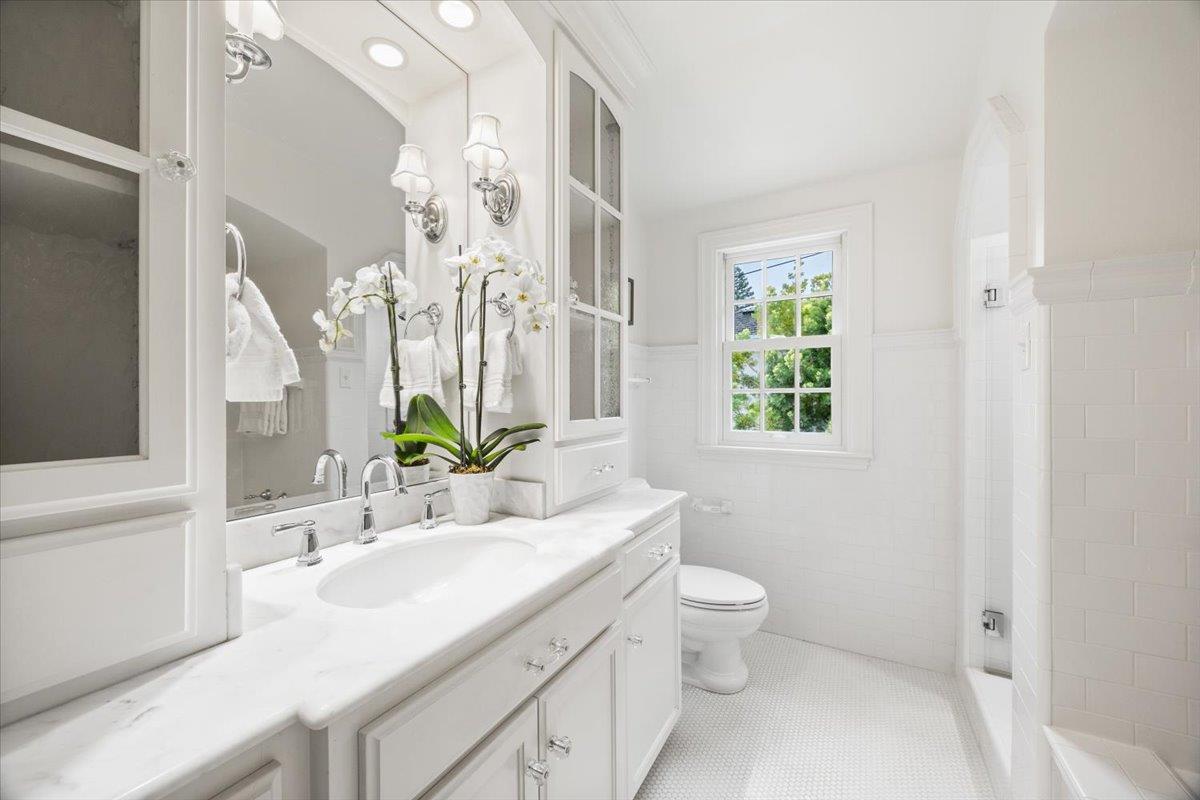 Detail Gallery Image 28 of 49 For 485 Dorchester Rd, San Mateo,  CA 94402 - 5 Beds | 3/1 Baths