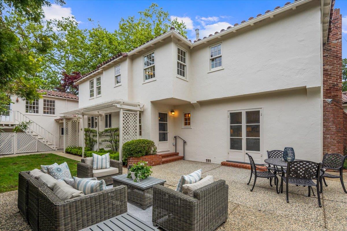 Detail Gallery Image 38 of 49 For 485 Dorchester Rd, San Mateo,  CA 94402 - 5 Beds | 3/1 Baths