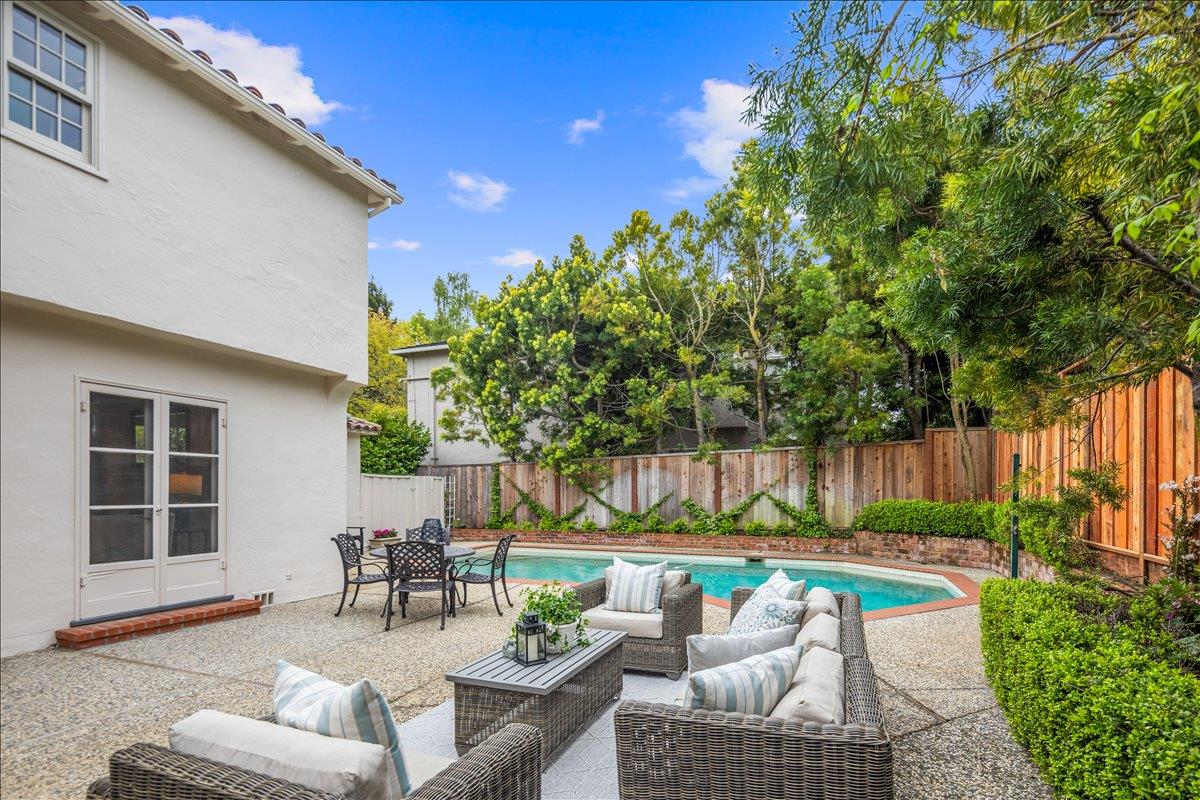 Detail Gallery Image 40 of 49 For 485 Dorchester Rd, San Mateo,  CA 94402 - 5 Beds | 3/1 Baths