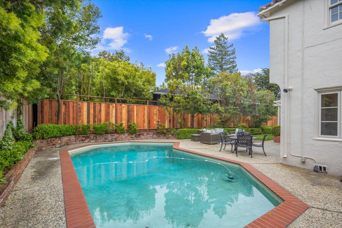 Detail Gallery Image 41 of 49 For 485 Dorchester Rd, San Mateo,  CA 94402 - 5 Beds | 3/1 Baths