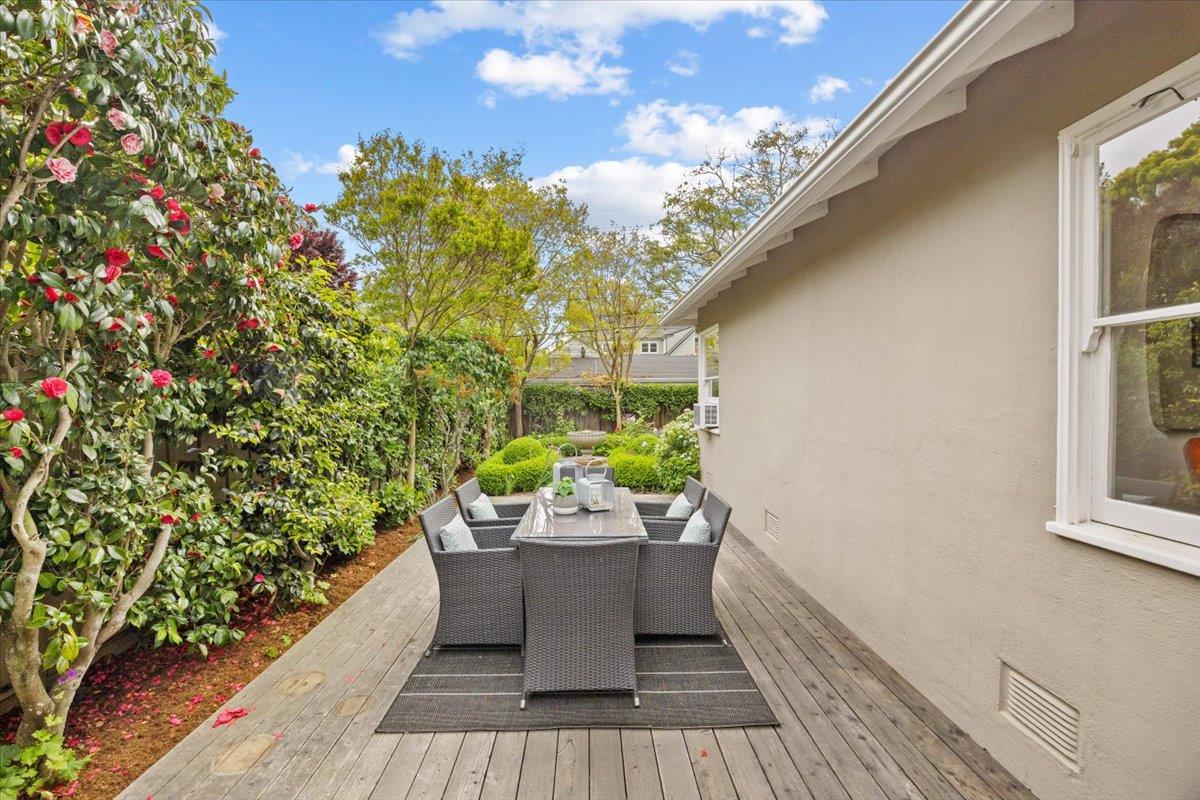 Detail Gallery Image 17 of 26 For 447 Cumberland Dr, Burlingame,  CA 94010 - 3 Beds | 2 Baths