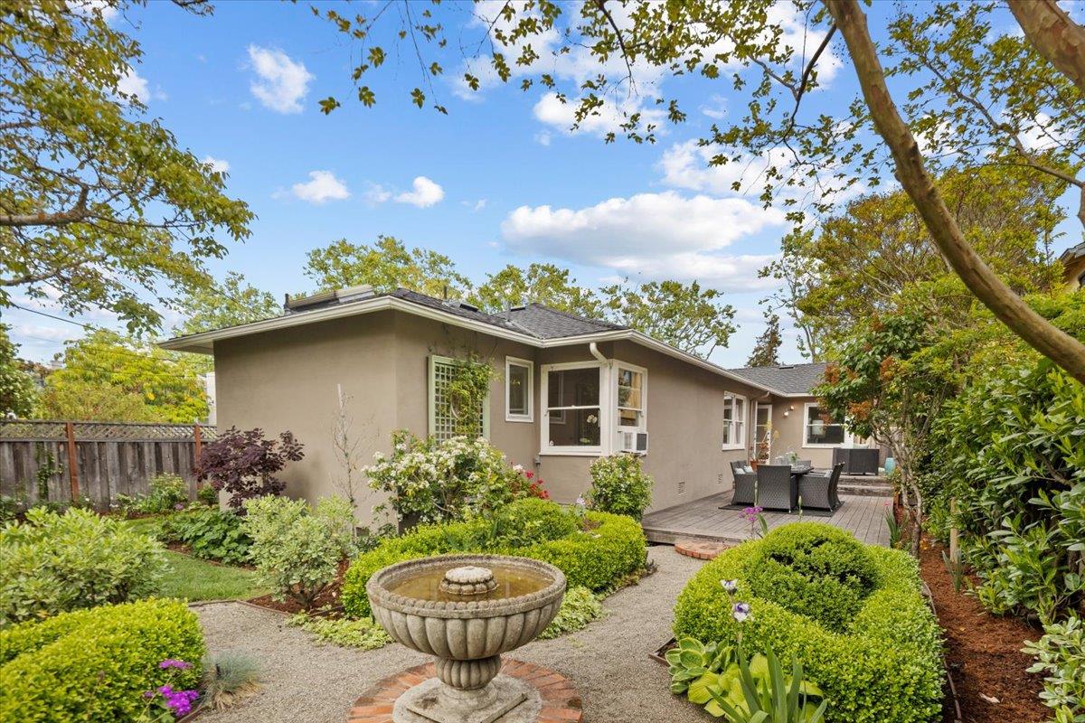 Detail Gallery Image 20 of 26 For 447 Cumberland Dr, Burlingame,  CA 94010 - 3 Beds | 2 Baths
