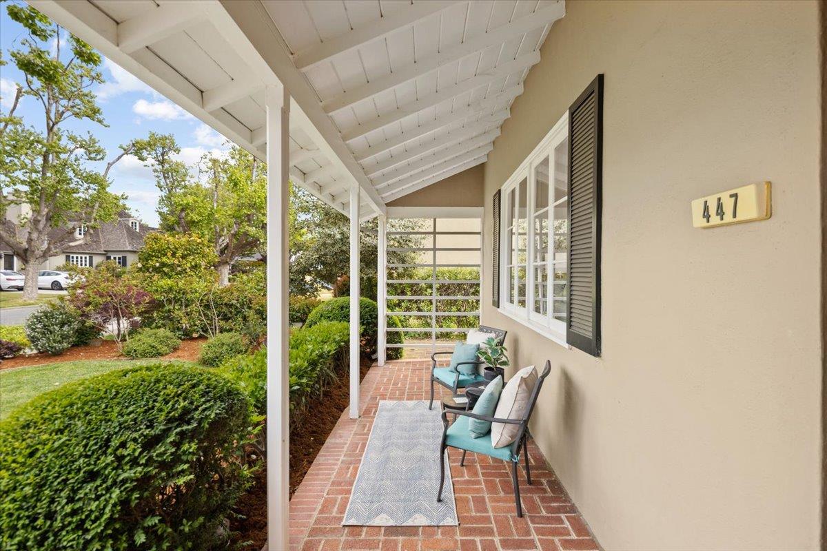 Detail Gallery Image 3 of 26 For 447 Cumberland Dr, Burlingame,  CA 94010 - 3 Beds | 2 Baths