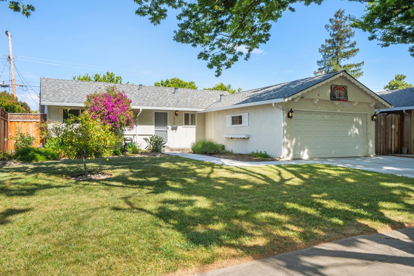 Detail Gallery Image 2 of 15 For 3766 Willowpark Dr, San Jose,  CA 95118 - 3 Beds | 1 Baths
