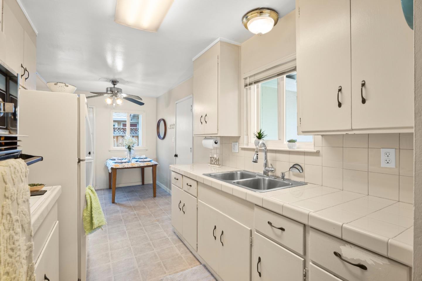 Detail Gallery Image 4 of 15 For 3766 Willowpark Dr, San Jose,  CA 95118 - 3 Beds | 1 Baths