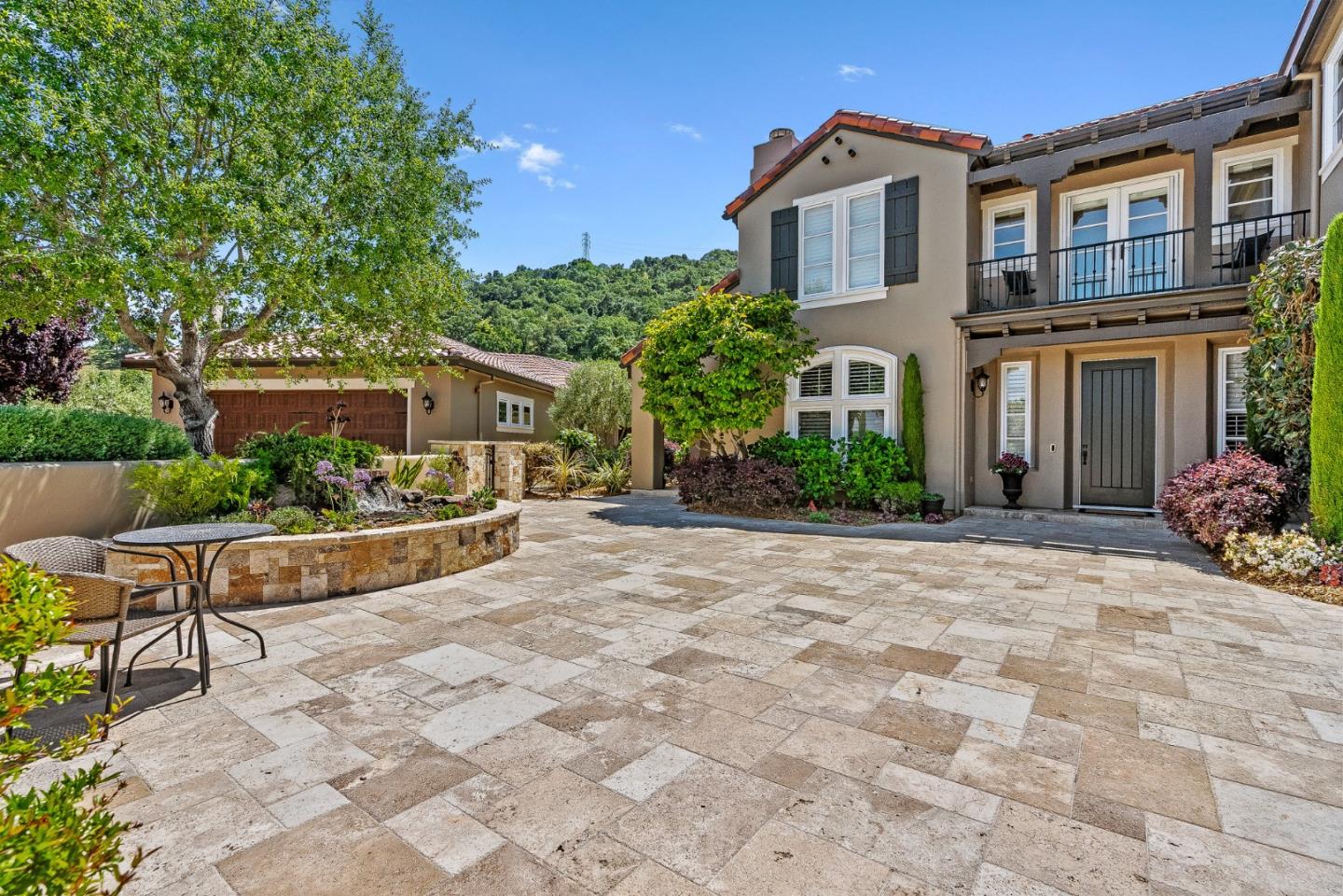 Detail Gallery Image 12 of 79 For 1405 Lakeview Ct, San Martin,  CA 95046 - 5 Beds | 6/1 Baths