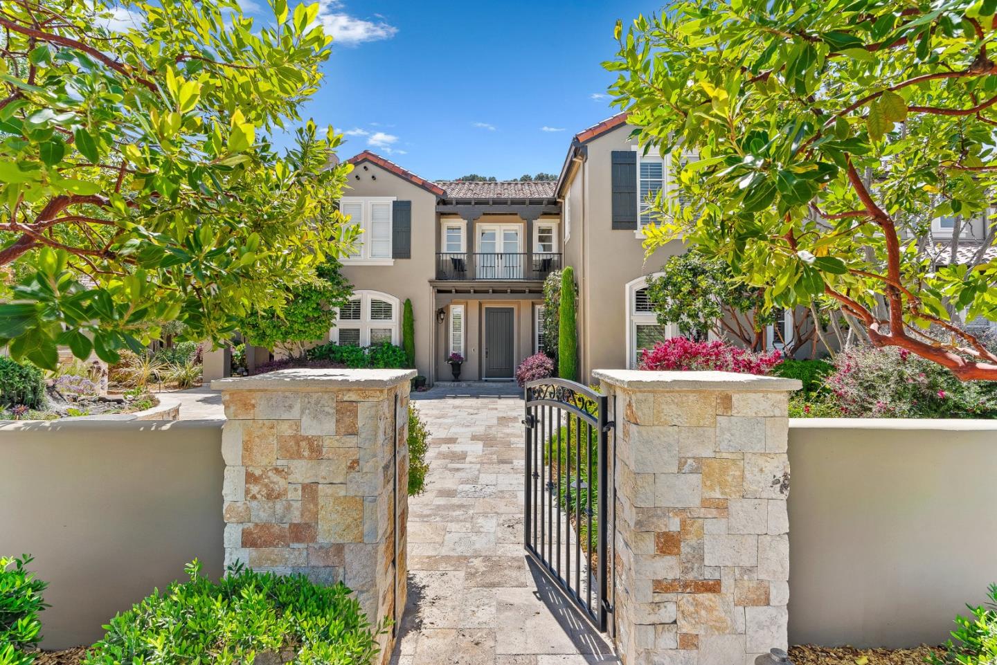 Detail Gallery Image 13 of 79 For 1405 Lakeview Ct, San Martin,  CA 95046 - 5 Beds | 6/1 Baths