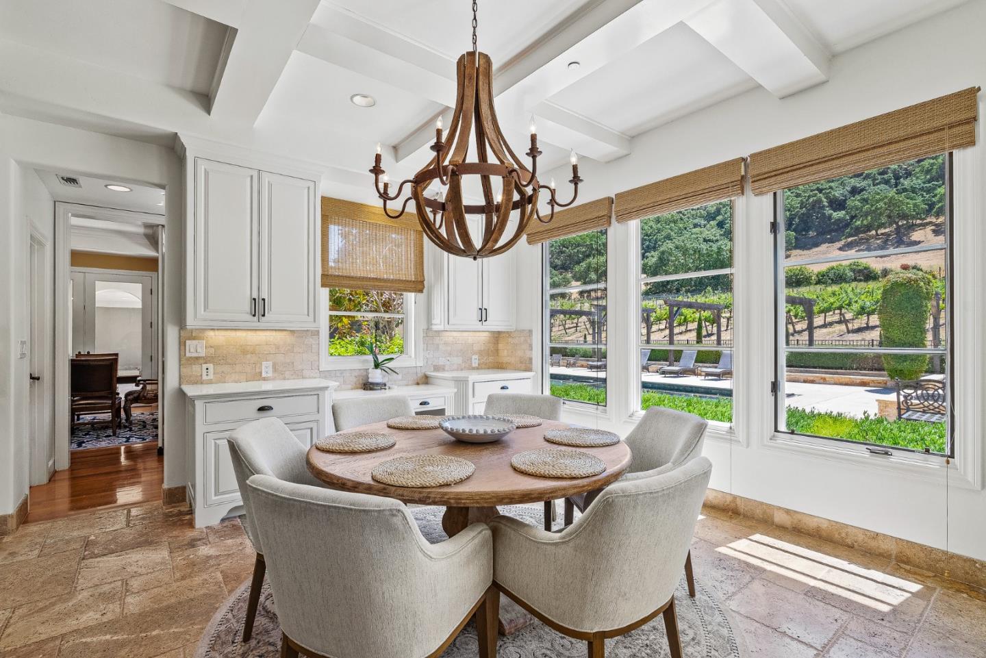 Detail Gallery Image 15 of 79 For 1405 Lakeview Ct, San Martin,  CA 95046 - 5 Beds | 6/1 Baths
