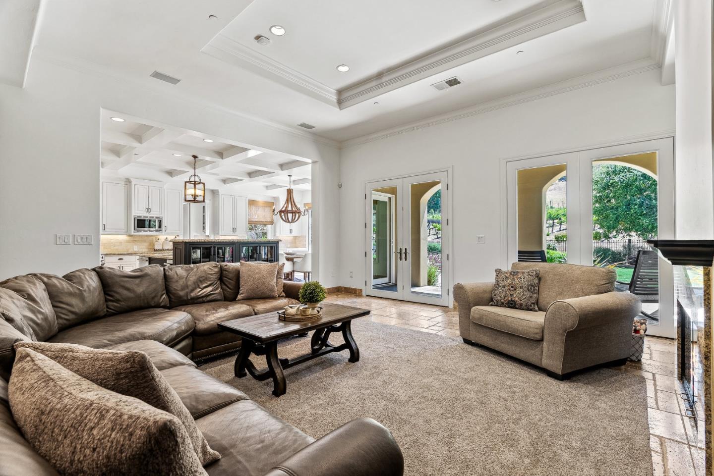 Detail Gallery Image 19 of 79 For 1405 Lakeview Ct, San Martin,  CA 95046 - 5 Beds | 6/1 Baths
