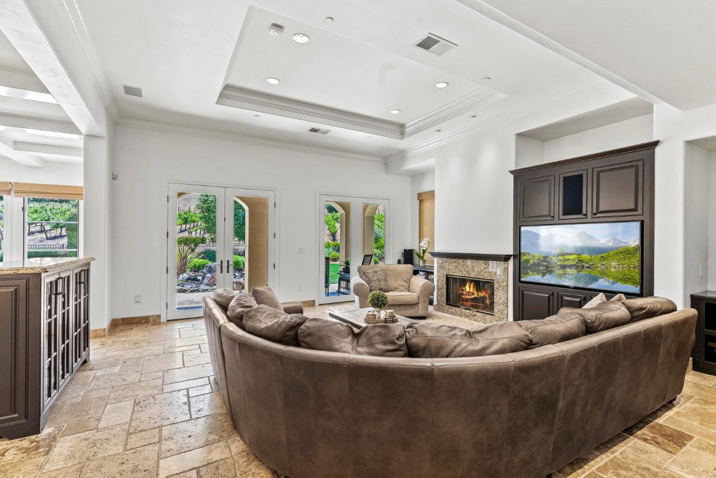 Detail Gallery Image 20 of 79 For 1405 Lakeview Ct, San Martin,  CA 95046 - 5 Beds | 6/1 Baths