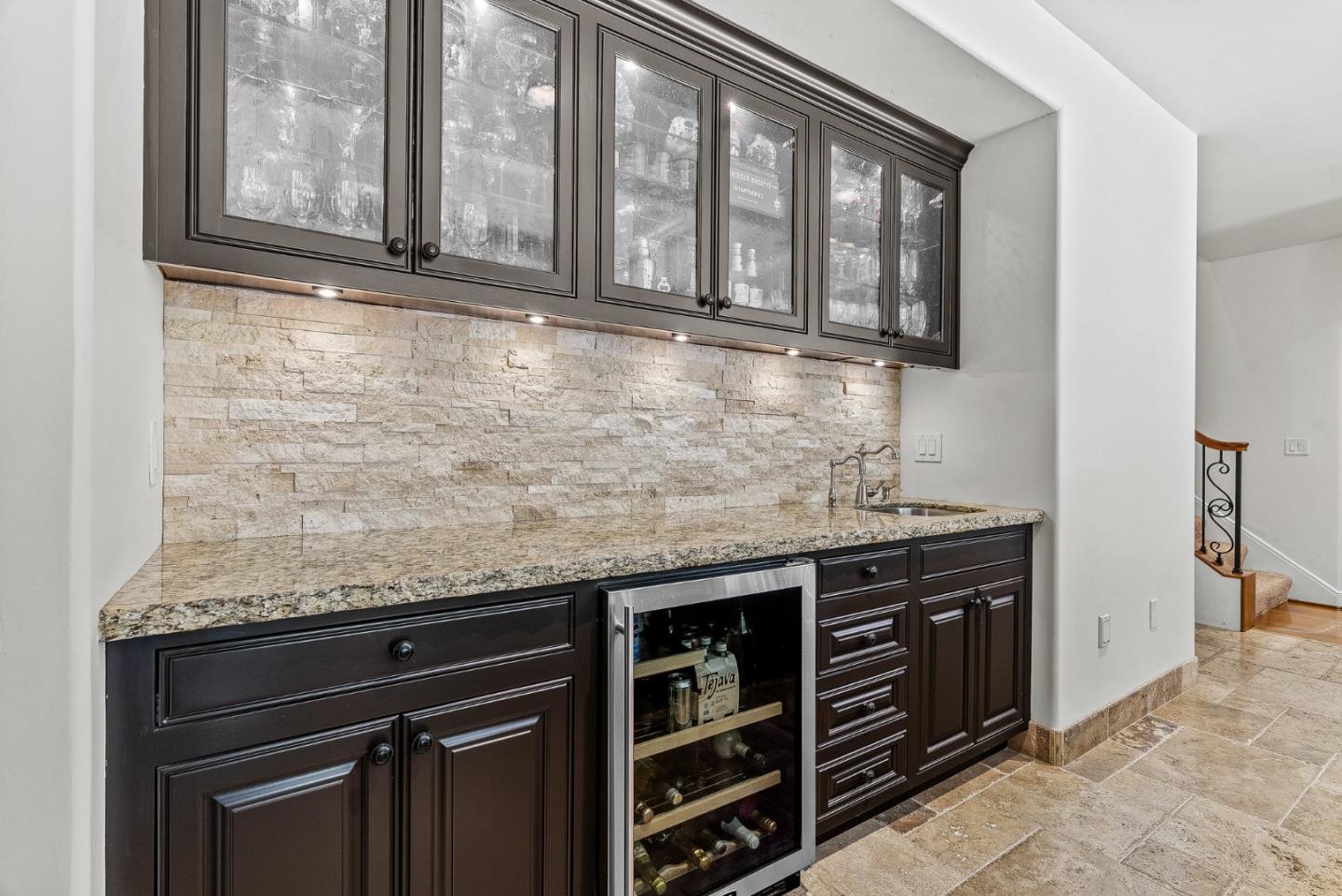 Detail Gallery Image 21 of 79 For 1405 Lakeview Ct, San Martin,  CA 95046 - 5 Beds | 6/1 Baths