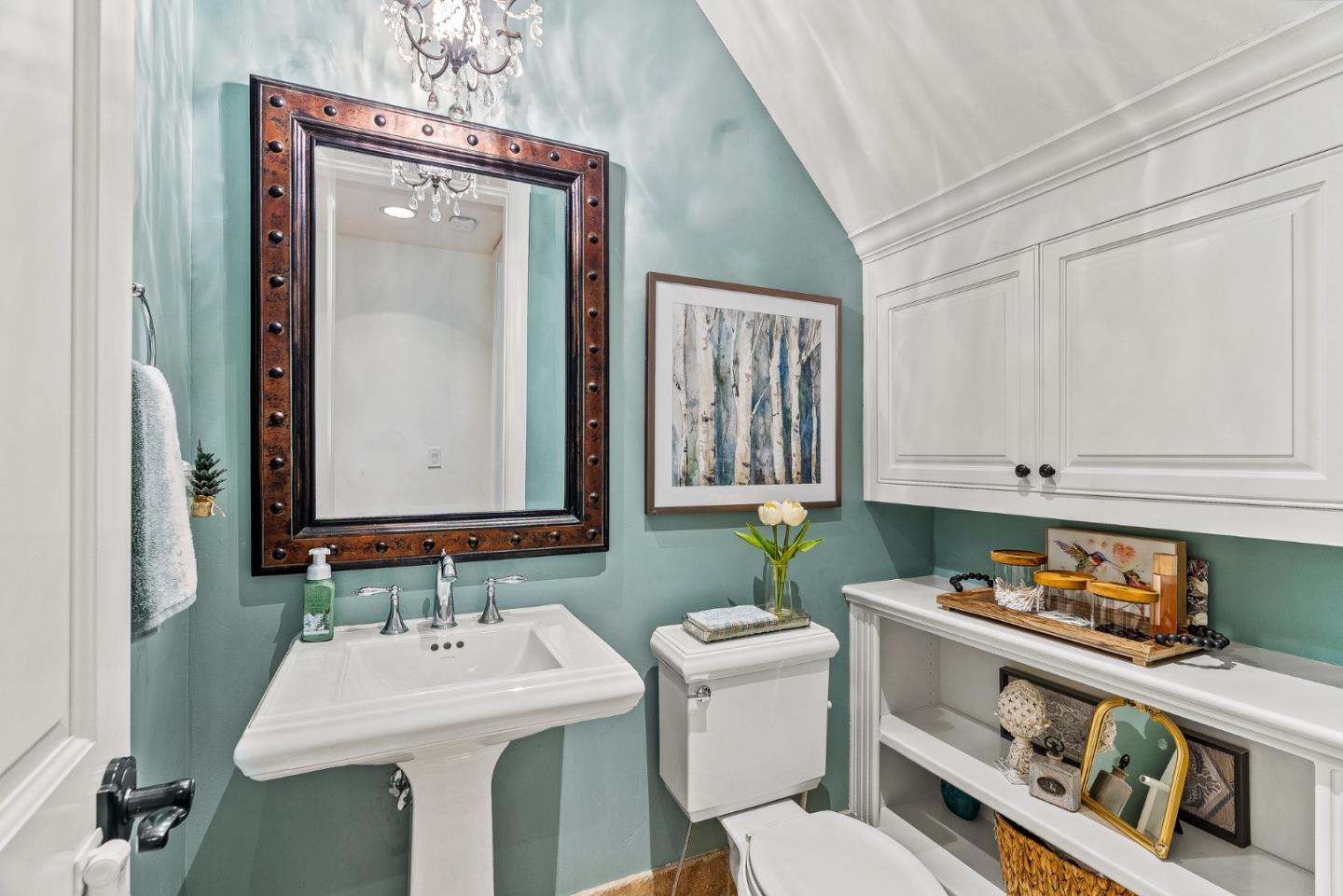 Detail Gallery Image 26 of 79 For 1405 Lakeview Ct, San Martin,  CA 95046 - 5 Beds | 6/1 Baths