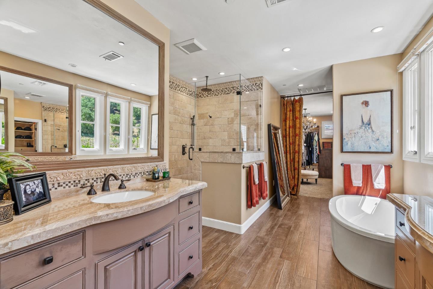 Detail Gallery Image 29 of 79 For 1405 Lakeview Ct, San Martin,  CA 95046 - 5 Beds | 6/1 Baths