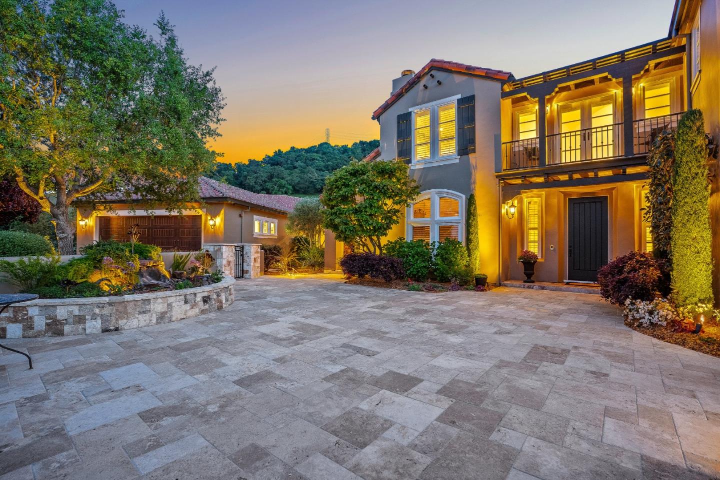 Detail Gallery Image 3 of 79 For 1405 Lakeview Ct, San Martin,  CA 95046 - 5 Beds | 6/1 Baths