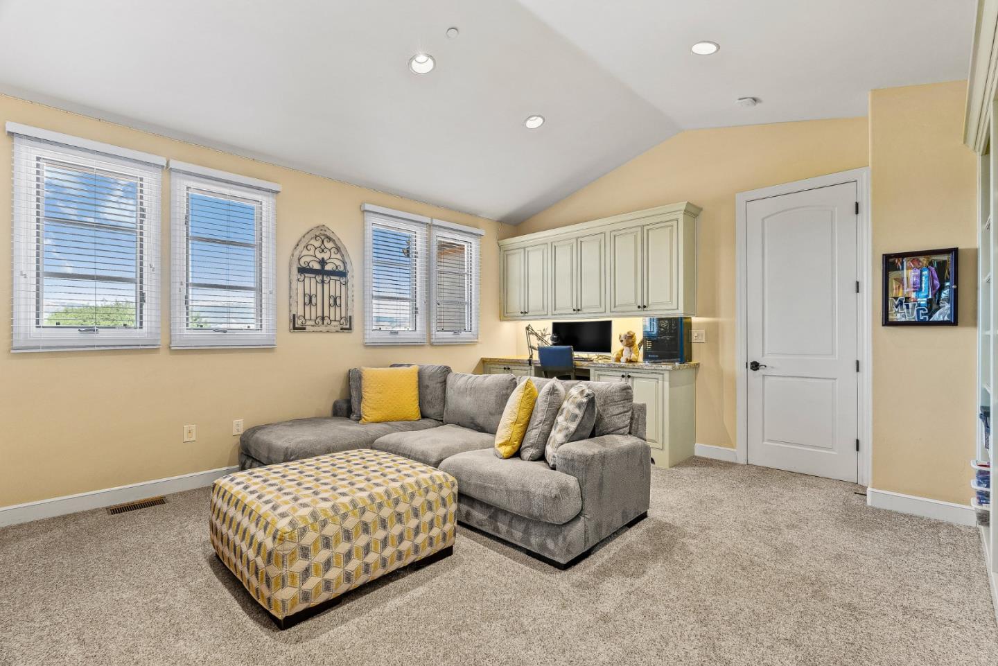 Detail Gallery Image 31 of 79 For 1405 Lakeview Ct, San Martin,  CA 95046 - 5 Beds | 6/1 Baths