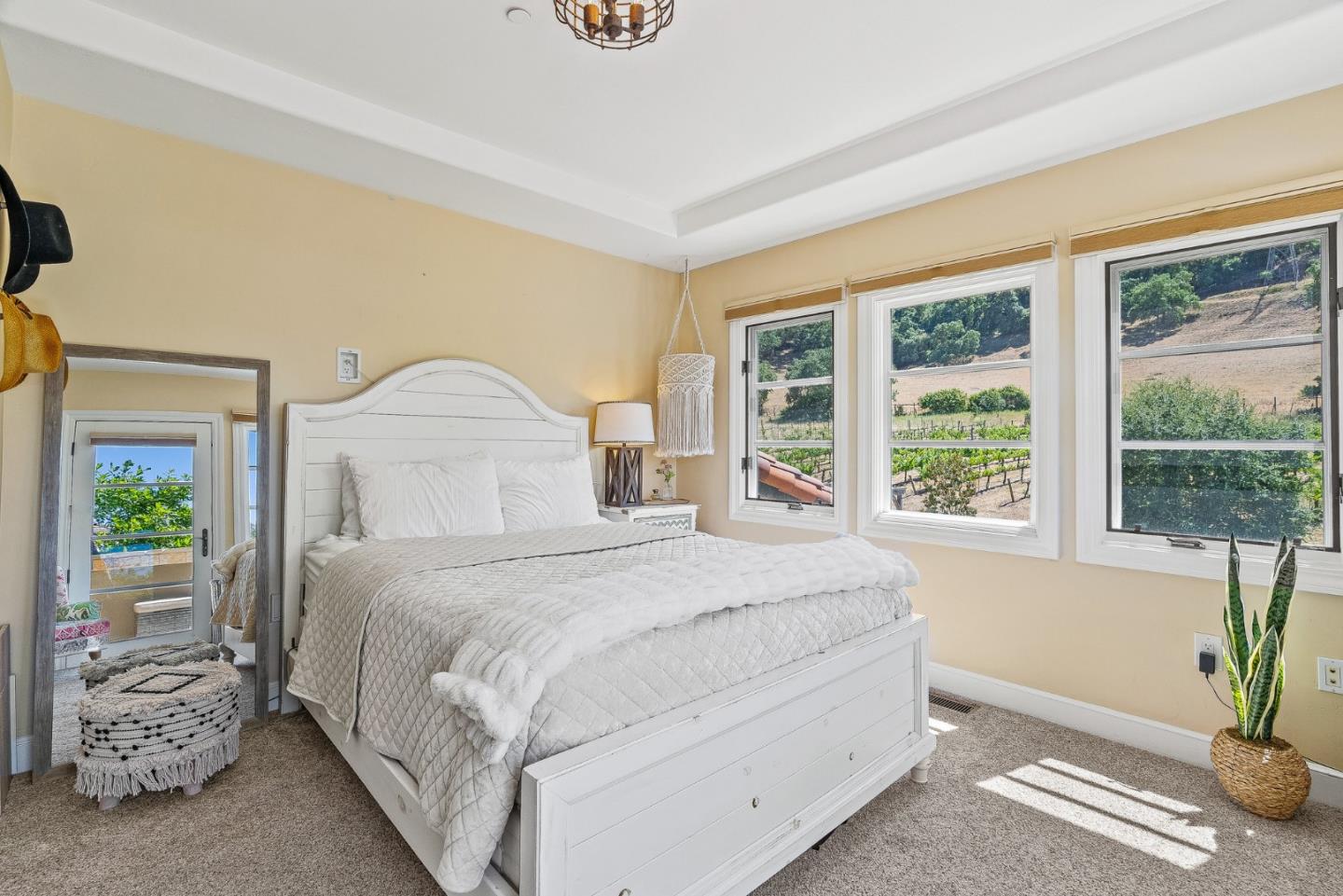 Detail Gallery Image 37 of 79 For 1405 Lakeview Ct, San Martin,  CA 95046 - 5 Beds | 6/1 Baths