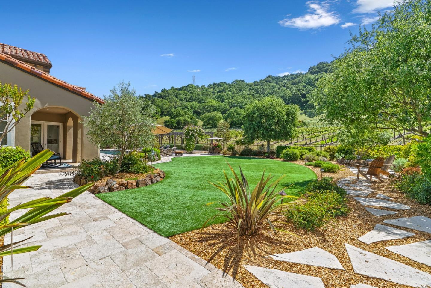 Detail Gallery Image 45 of 79 For 1405 Lakeview Ct, San Martin,  CA 95046 - 5 Beds | 6/1 Baths