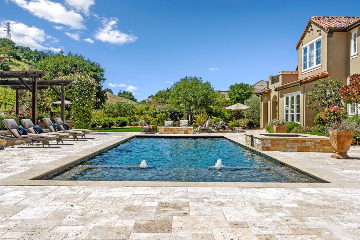 Detail Gallery Image 56 of 79 For 1405 Lakeview Ct, San Martin,  CA 95046 - 5 Beds | 6/1 Baths