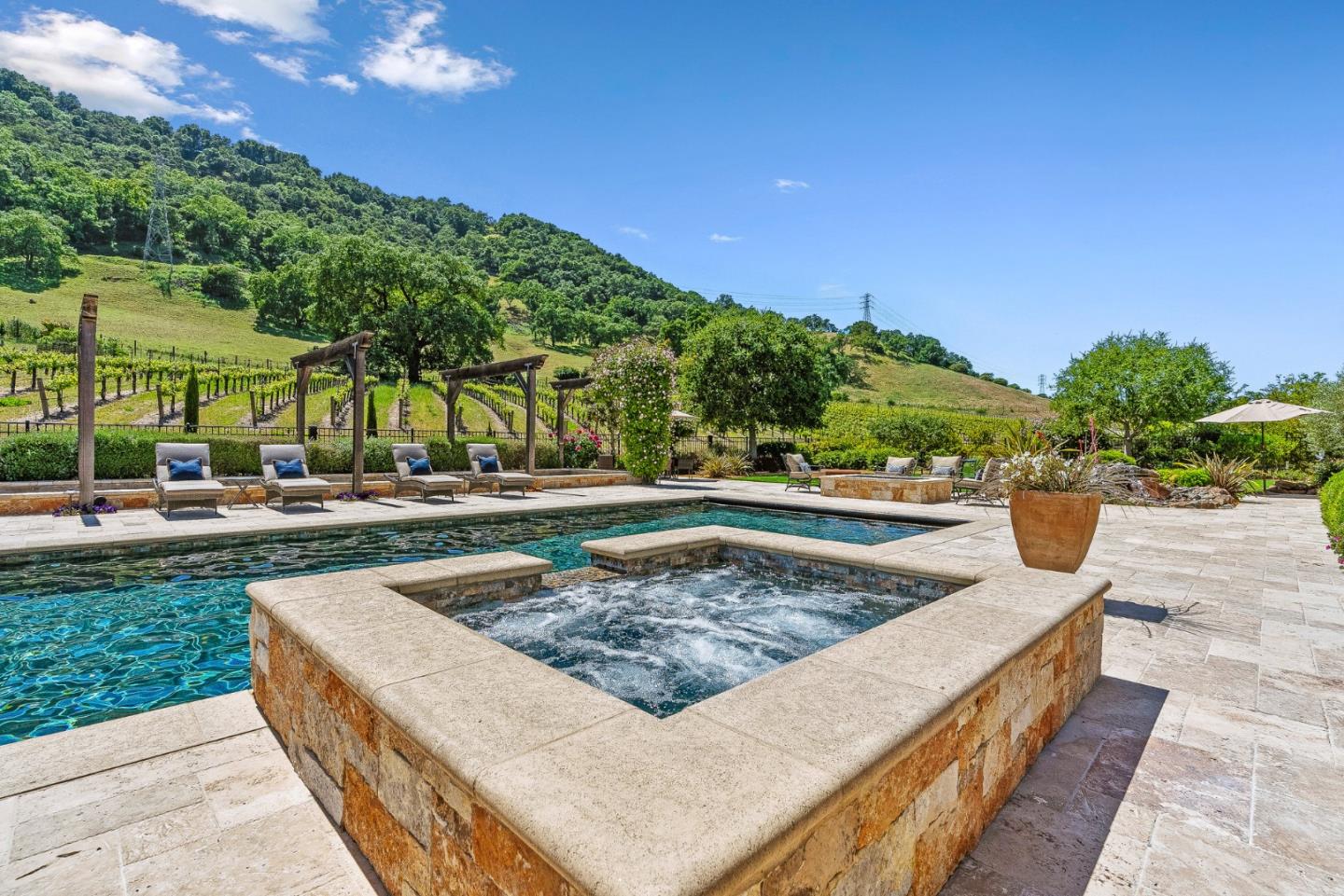 Detail Gallery Image 57 of 79 For 1405 Lakeview Ct, San Martin,  CA 95046 - 5 Beds | 6/1 Baths